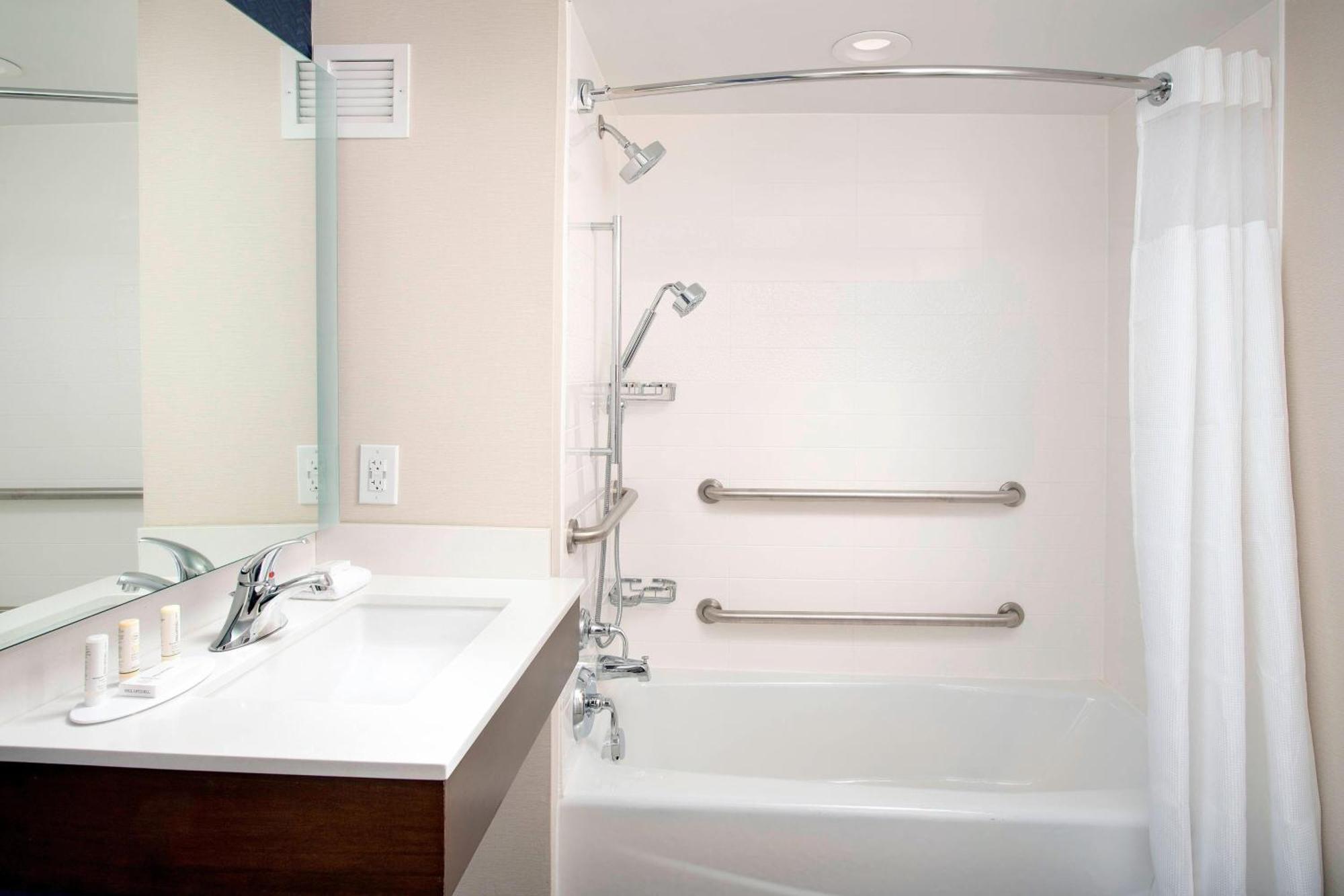 Fairfield Inn & Suites By Marriott Alexandria West/Mark Center Εξωτερικό φωτογραφία